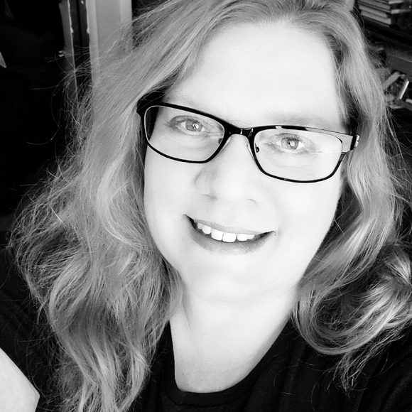 Meet your Posher, Heidi - Picture 1 of 1